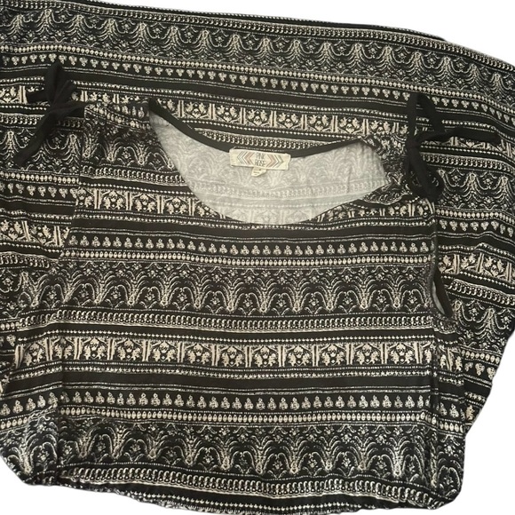 Boho Patterned Women's Dress with Ties - Picture 3 of 9